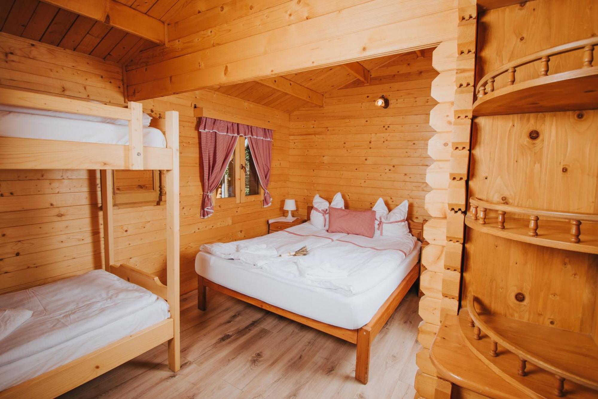 Hotel Vidra Park Sicasău Exteriér fotografie